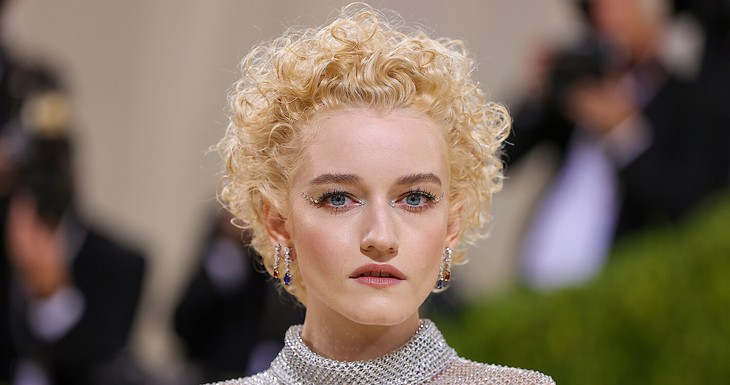 Julia Garner  gen Z