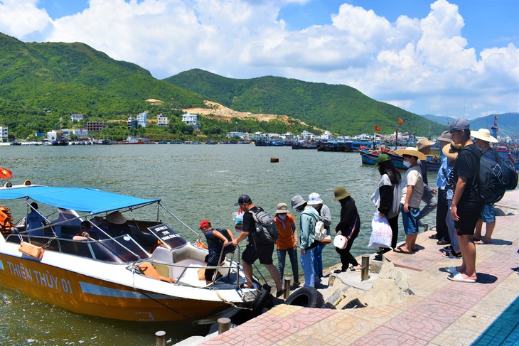 Khách Trung Quốc trở lại Khánh Hòa dịp Tết Nguyên đán - Ảnh 2.