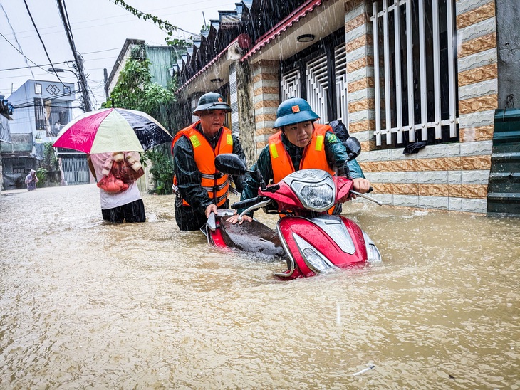 Chuyên gia cảnh báo về đợt rét ở miền Bắc và mưa lớn ở miền Trung - Ảnh 1.