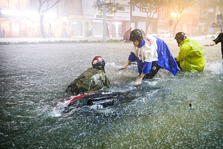 Dự báo bão xuất hiện dồn dập trong cao điểm mùa mưa, từ tháng 8 đến tháng 10 - Ảnh 1.