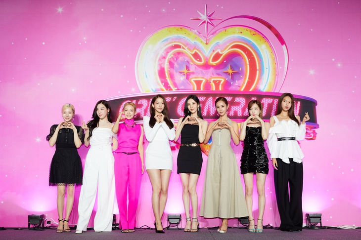 SNSD trong đợt kỷ niệm 15 năm ra mắt