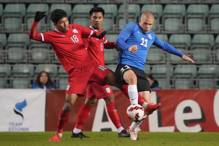 Tuyển Thái Lan hòa Estonia 1-1, qua đó khép lại chuyến du đấu châu Âu với 1 thua, 1 hòa - Ảnh: HJNEWS