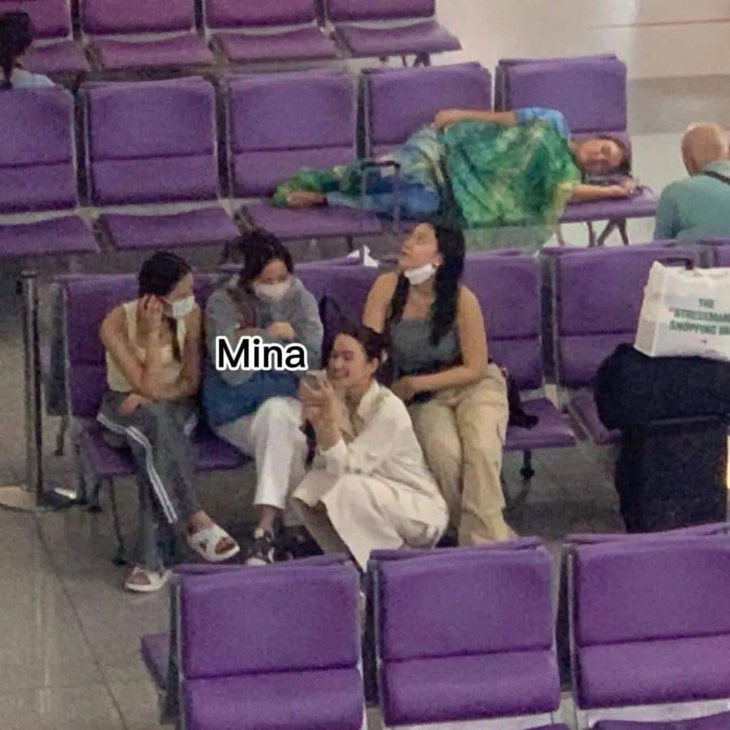 Loạt ảnh Lisa dạo phố mua sắm tại Sài Gòn gây sốt cõi mạng Việt - Ảnh 8. Lisa khép lại chuyến đi tới TP.HCM sau một ngày dài mua sắm