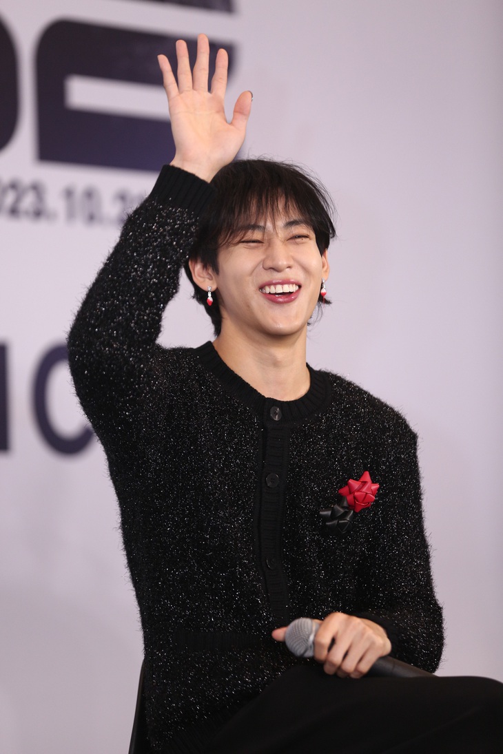 BamBam khiến fan Việt không khỏi u mê khi xuất hiện với vẻ ngoài điển trai tại buổi họp báo.