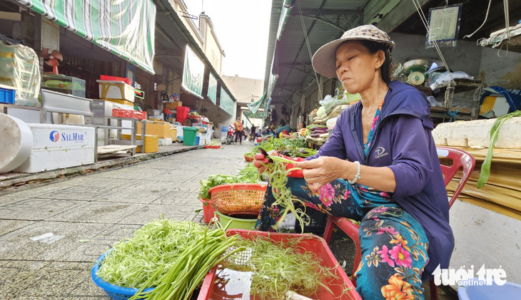 Dù chưa hết ngày nhưng hầu hết các tiểu thương ngành hàng tươi sống ở chợ Bến Thành đã đóng cửa 