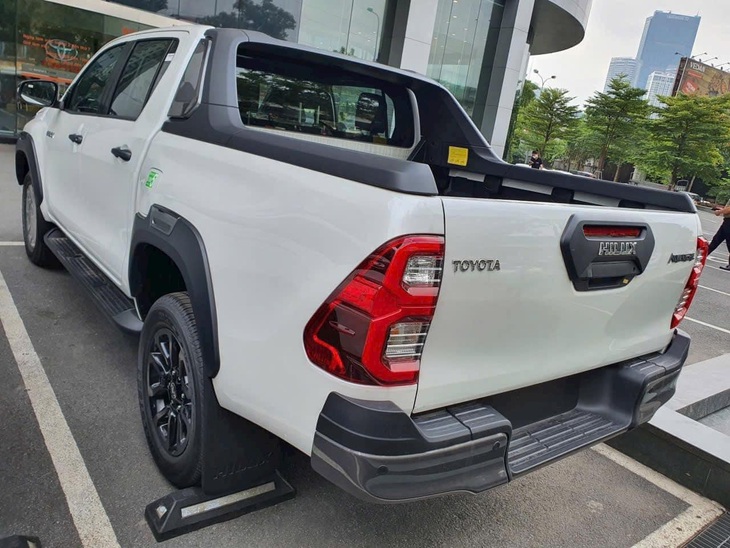 Toyota Hilux Adventure được cho biết chỉ có số lượng giới hạn tại đại lý - Ảnh: Đại lý Toyota/Facebook