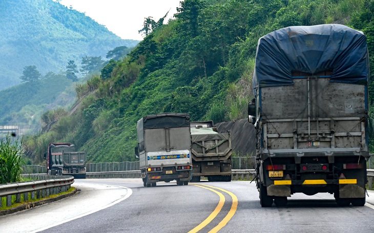 Tai nạn rình rập trên đường cao tốc