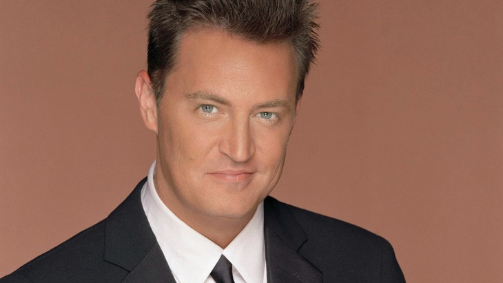 Matthew Perry thời trẻ, khi đang nổi tiếng khắp nước Mỹ và nhiều quốc gia khác với loạt phim Friends - Ảnh: The Daily Beast