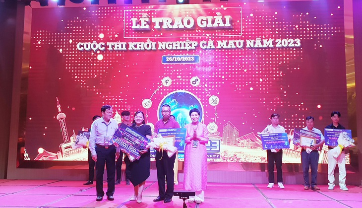 "CamaUP'23" nơi khởi đầu cho thành công - Ảnh 1. Dự án "Chiếc lá sức khỏe" của chị Nguyễn Thị Bé Xíu, TP Cà Mau đoạt giải nhất tại hội thi - Ảnh: THANH HUYỀN