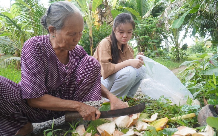 "Đậu đại học người ta ăn mừng, sao nhà mình ai cũng rầu?"