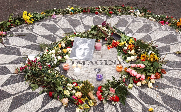 Đài tưởng niệm Strawberry Fields tại công viên trung tâm thành phố New York - Ảnh: Getty Images