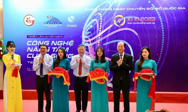 Khai mạc triển lãm TECH4LIFE tại &quot;Ngày hội Chuyển đổi số TP.HCM 2023&quot;.