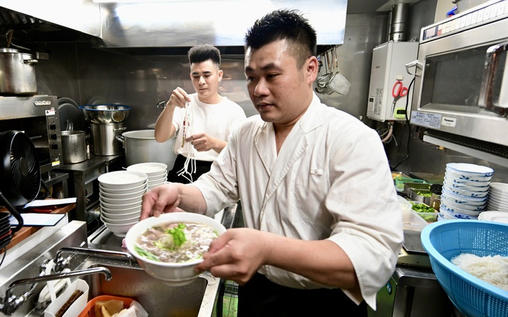 "Biết tin Vietnam Phở Festival đến Nhật, tôi phải báo ngay với má nuôi"