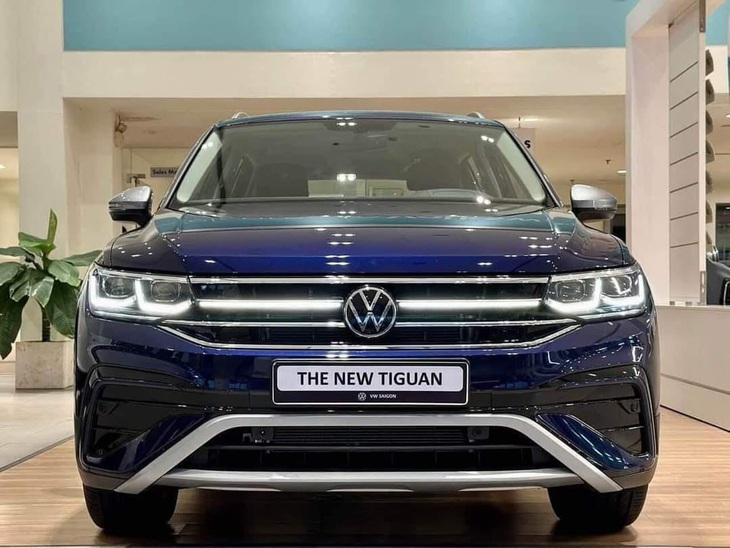 Về công nghệ an toàn, Volkswagen Tiguan có cân bằng điện tử, cảm biến va chạm, ga tự động, giới hạn tốc độ, cảnh báo áp suất lốp, hỗ trợ đỗ xe tự động, cảnh báo mất tập trung, nhắc nhở đánh lái hay hỗ trợ lên và xuống dốc - Ảnh: Đại lý Volkswagen/Facebook