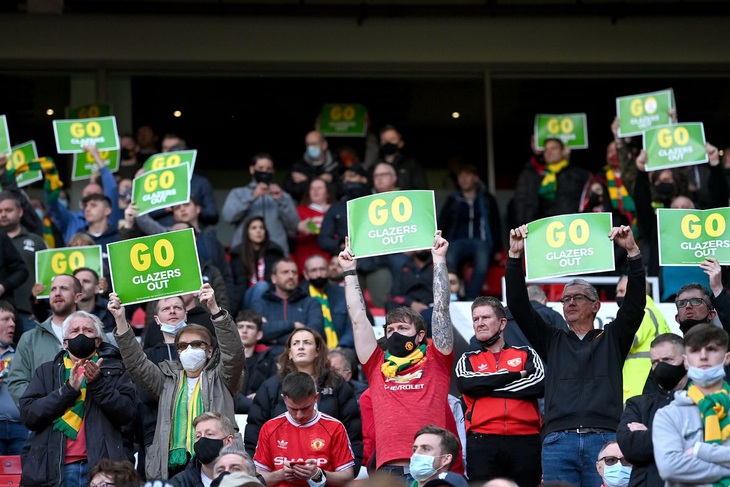 CĐV Man United biểu tình chống lại nhà Glazer - Ảnh: GETTY