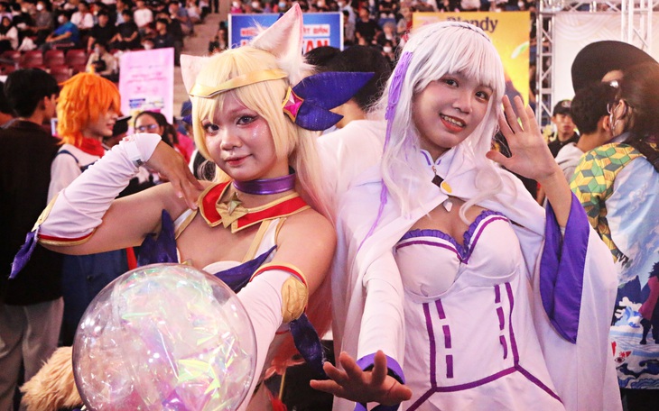 Lãnh đạo địa phương Nhật Bản gây thích thú với màn cosplay Thanh gươm diệt quỷ, Frieren - Ảnh 4.