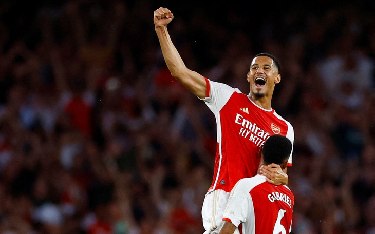 Thua Arsenal, Man City mất ngôi đầu bảng Premier League