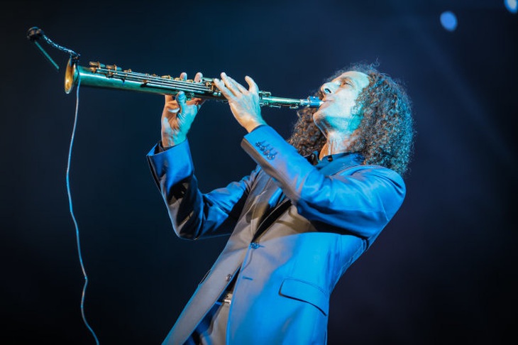 Kenny G thăng hoa trên sân khấu Hà Nội 8 năm trước - Ảnh: BÙI DŨNG