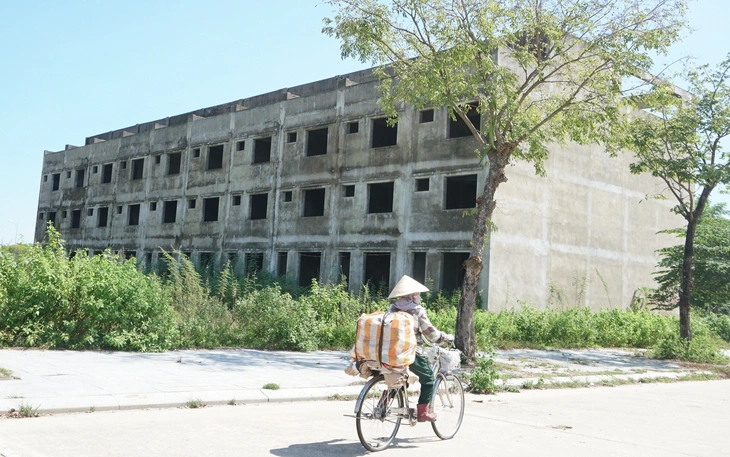  Shophouse giá chục tỉ ở Đà Nẵng: Vì sao dân phải trong cảnh ở ‘chui’?  - Ảnh 2.