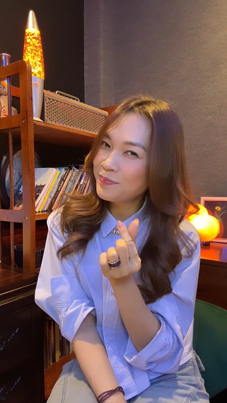 Lê Dương Bảo Lâm ngỏ ý cover ca khúc mới, Mỹ Tâm từ chối vội - Ảnh 1. Mỹ Tâm livestream chia sẻ về ca khúc mới tự sáng tác Vì em tất cả