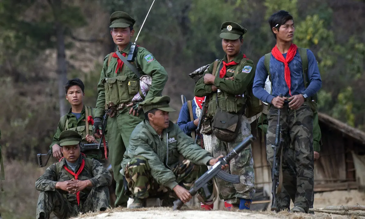 Các tay súng của lực lượng Quân đội Giải phóng quốc gia Ta'ang (TNLA). Ảnh: AFP