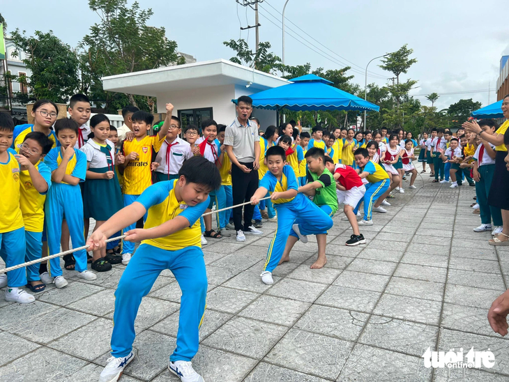 Học sinh Trường tiểu học Hai Bà Trưng (Đà Nẵng) trong một hoạt động ngoại khóa - Ảnh: Nhà trường cung cấp