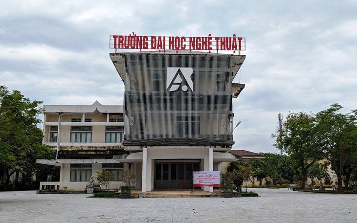 Trường đại học chậm trả lương cho giáo viên vì… thiếu hiệu trưởng