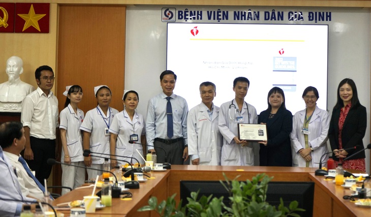 Bệnh viện Nhân dân Gia Định là đơn vị đầu tiên tại khu vực phía Nam và của TP.HCM đạt chứng nhận về điều trị suy tim của Hiệp hội Tim mạch Hoa Kỳ (AHA) - Ảnh: H.H.