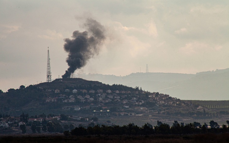 Israel nói bị Hezbollah nã 1.000 tên lửa, rocket, drone