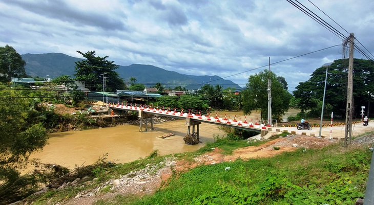 Sông Suối Dầu, tại xã Suối Cát, huyện Cam Lâm (Khánh Hòa) - nơi nhận nguồn nước xả ra từ hồ Suối Dầu rồi dẫn đổ xuống sông Cái Nha Trang, là một trong 8 hồ sẽ được lắp đặt camera giám sát xả nước