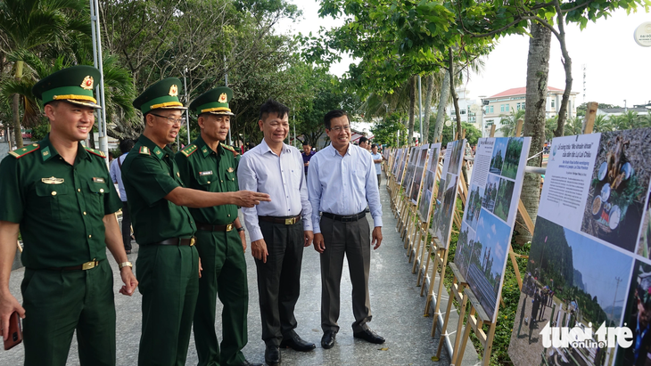 Khoảng 187 ảnh triển lãm, giới thiệu về nét đẹp và sự hùng vĩ của biên cương Tổ quốc - Ảnh: CHÍ CÔNG