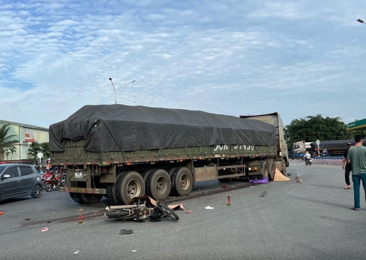 Vụ tai nạn thương tâm trên đường Mỹ Phước - Tân Vạn (thuộc đoạn 15,3km đang được đề xuất  mở rộng) làm 4 người trong cùng gia đình (trong đó có 2 trẻ em) tử vong vào ngày 30-10-2022 - Ảnh tư liệu