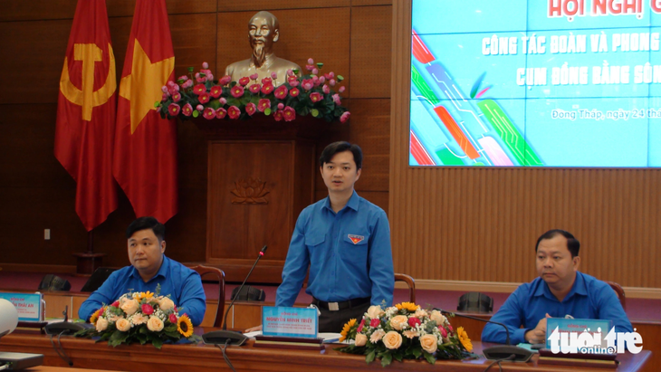 Thanh niên cụm sông Tiền có hơn 3.500 sáng kiến làm lợi trên 19 tỉ đồng- Ảnh 2. Bí thư Trung ương Đoàn Nguyễn Minh Triết phát biểu tại hội nghị