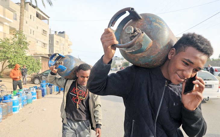 Gaza im tiếng súng và nước mắt đoàn tụ