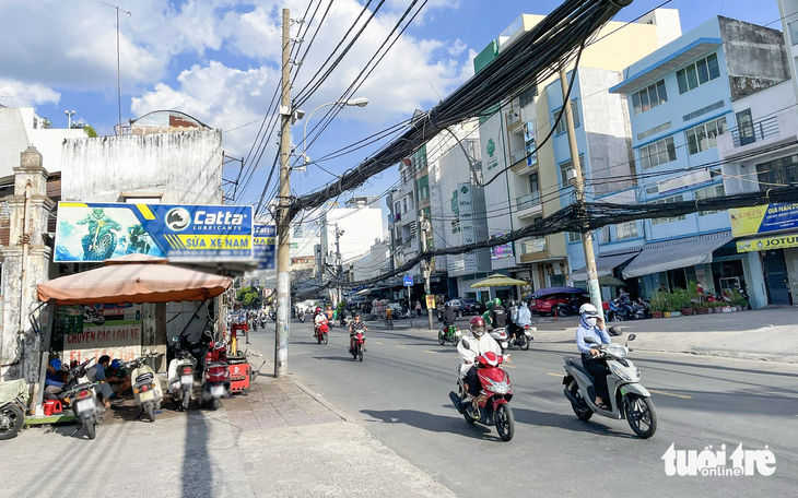 Chủ tịch UBND TP.HCM yêu cầu đẩy nhanh giải phóng mặt bằng metro số 2