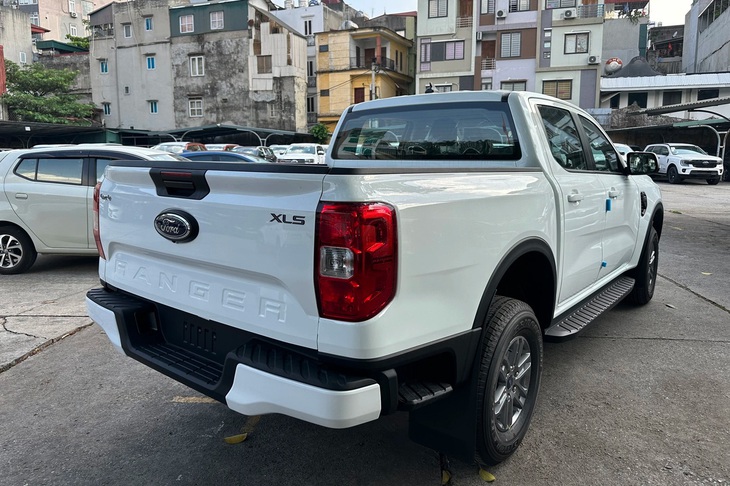 Vì sao 10 bán tải bán ra tại Việt Nam có tới 8 chiếc Ford Ranger?- Ảnh 4.