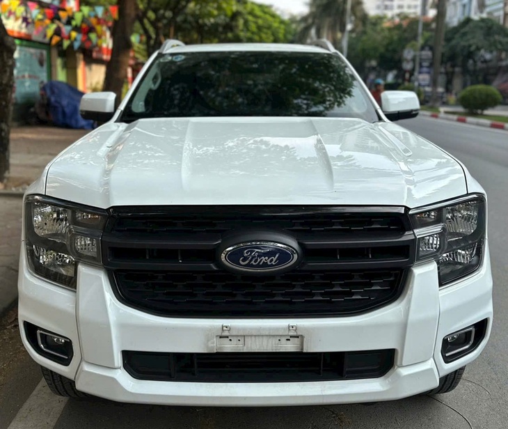 Ford Ranger đủ thoải mái để sử dụng hằng ngày, đủ thiết thực để đi địa hình - Ảnh: Đại lý Ford/Facebook