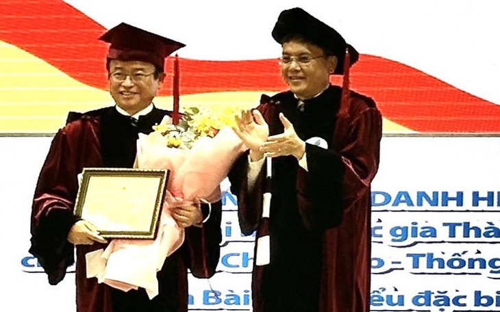 Từ 15-3: 'Tiến sĩ danh dự' không được dùng thay học vị tiến sĩ - Ảnh 2.