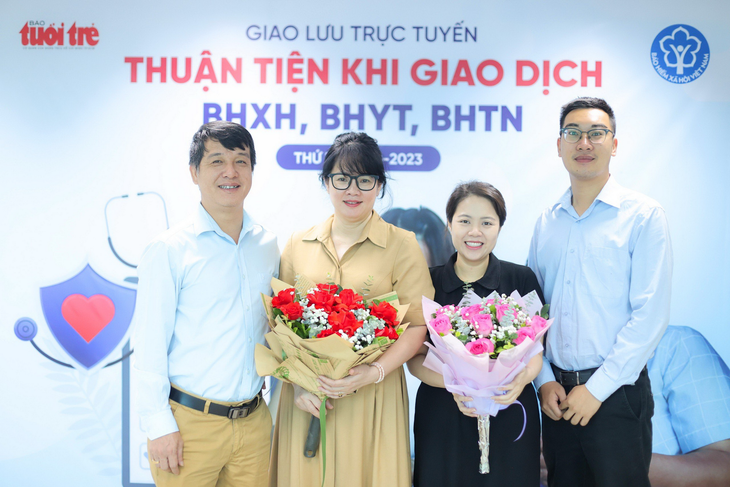 Các khách mời tham dự chương trình giao lưu trực tuyến bảo hiểm xã hội sáng 29-11 - Ảnh: NGUYỄN KHÁNH