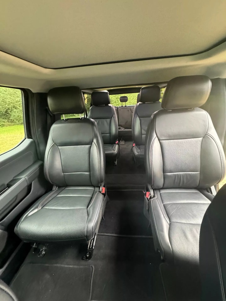 Siêu SUV 4 hàng, 9 ghế độ từ Ford F-150, giá trên 12 tỉ- Ảnh 4. Những hàng ghế sau rất rộng rãi nhưng đơn giản vì hãng độ chưa bổ sung trang bị, khách sẽ có cơ hội yêu cầu tùy biến thêm tùy nhu cầu sử dụng - Ảnh: Carscoops