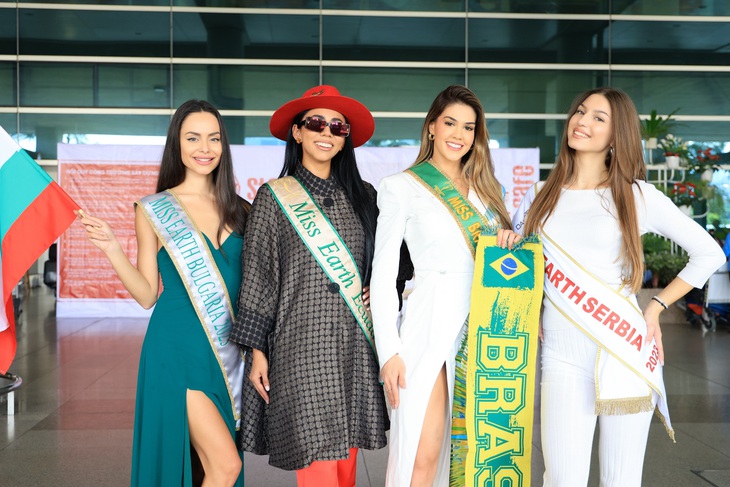 Dàn thí sinh Miss Earth 2023 diện áo dài khi đến Việt Nam- Ảnh 11.