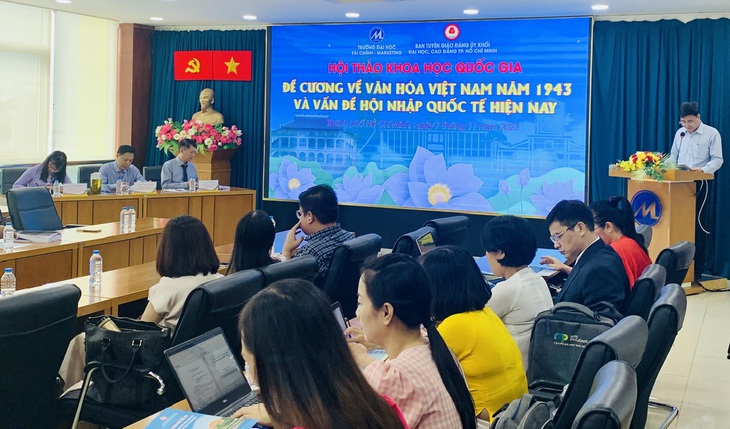 Đông đảo nhà nghiên cứu, nhà khoa học tham gia hội thảo quốc gia về Đề cương văn hóa Việt Nam 1943 - Ảnh: HOÀI PHƯƠNG