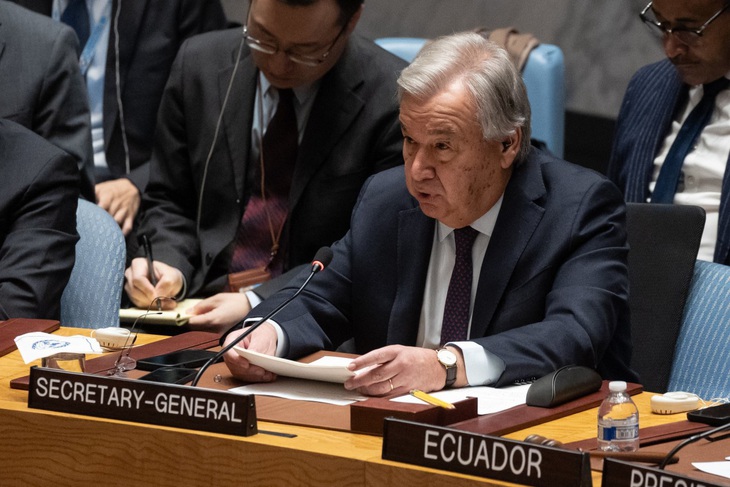 Tổng thư ký Liên Hiệp Quốc Antonio Guterres tại cuộc họp của Hội đồng Bảo an Liên Hiệp Quốc về Gaza ở thành phố New York hôm 8-12 - Ảnh: AFP