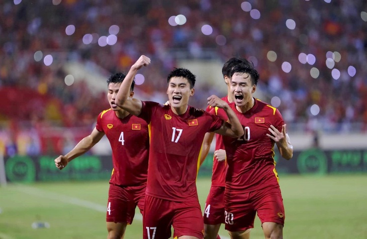 Trận chung kết SEA Games 31 năm 2022 trên sân Mỹ Đình đã quá tải vì nhu cầu của người hâm mộ đến sân rất lớn - Ảnh: NGUYỄN KHÁNH