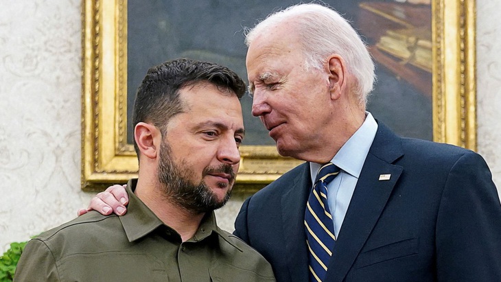 Tổng thống sắp mãn nhiệm Biden có đang 'đổ dầu' vào lửa chiến sự Nga - Ukraine? - Ảnh 1.