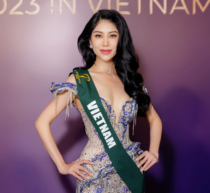 Hoa hậu Lan Anh từng vấp ngã ở sự kiện mở màn cho cuộc thi Miss Earth 2023 - Ảnh: BTC