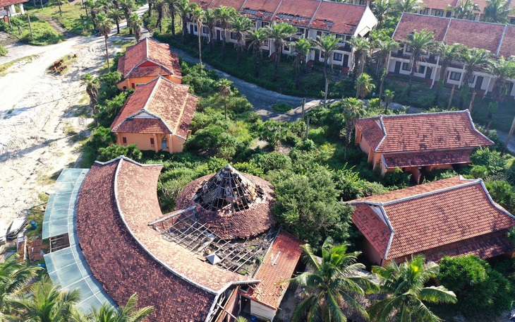 Loạt resort trăm, ngàn tỉ dọc biển tiêu điều như nhà ma