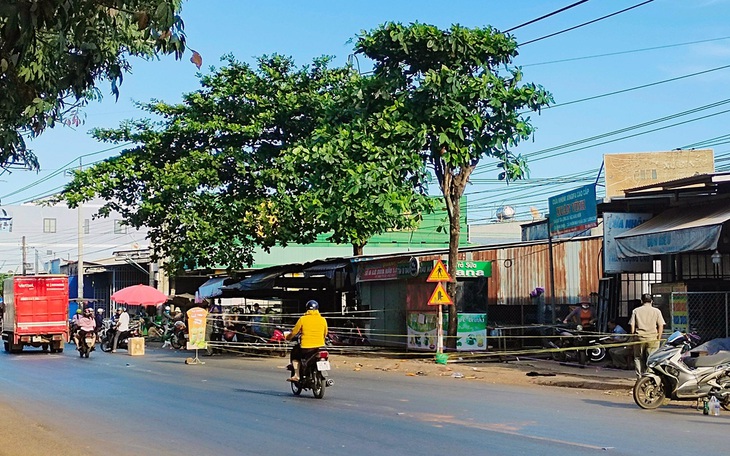 Hiện trường nơi xảy ra vụ hỗn chiến khiến một người chết, hai người bị thương - Ảnh: AN BÌNH