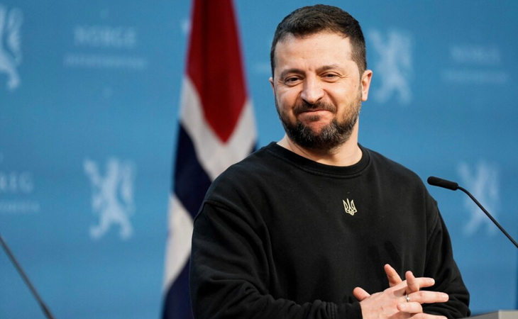 Tổng thống Ukraine Volodymyr Zelensky tại buổi họp báo ở thủ đô Oslo, Na Uy ngày 13-12 - Ảnh: TELEGRAPH