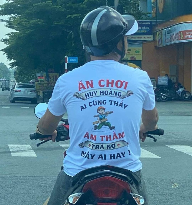 Đời lắm trái ngang.